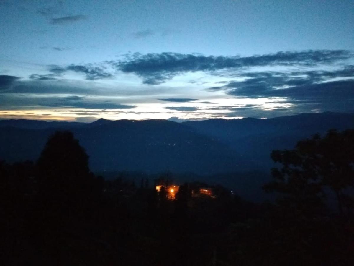 Swabhumi Homestay Kurseong Exteriör bild