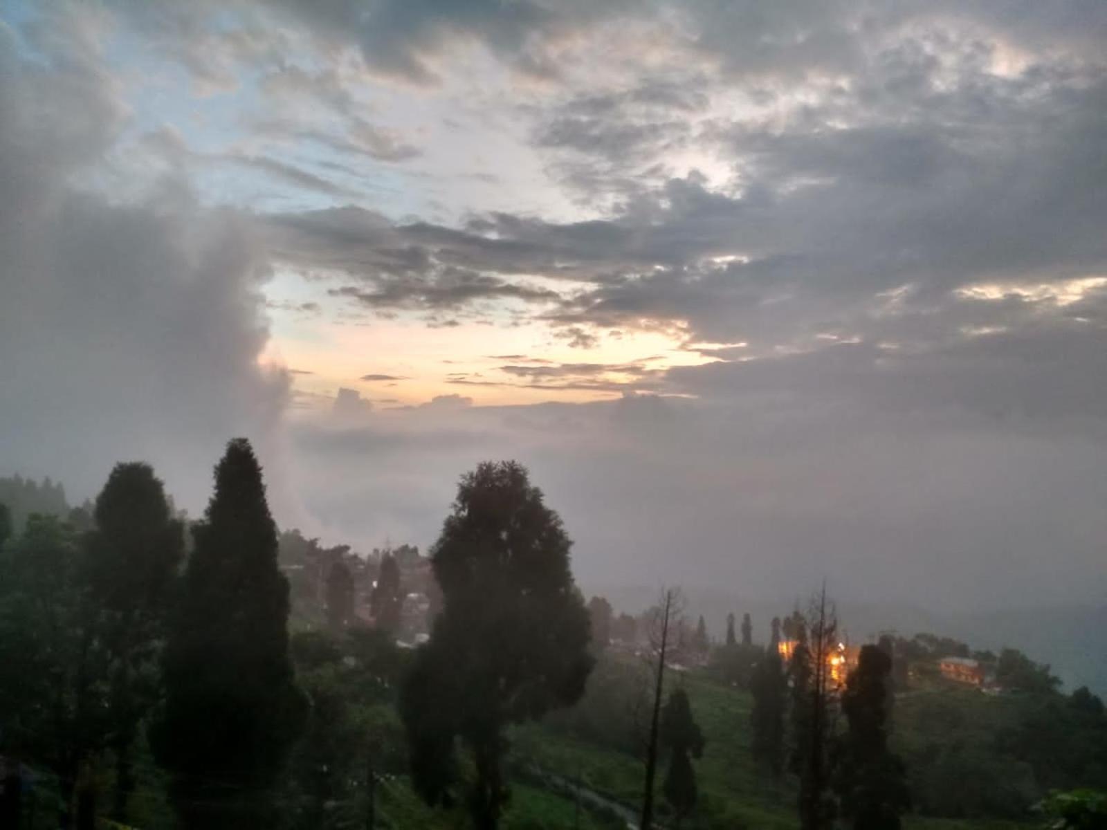 Swabhumi Homestay Kurseong Exteriör bild